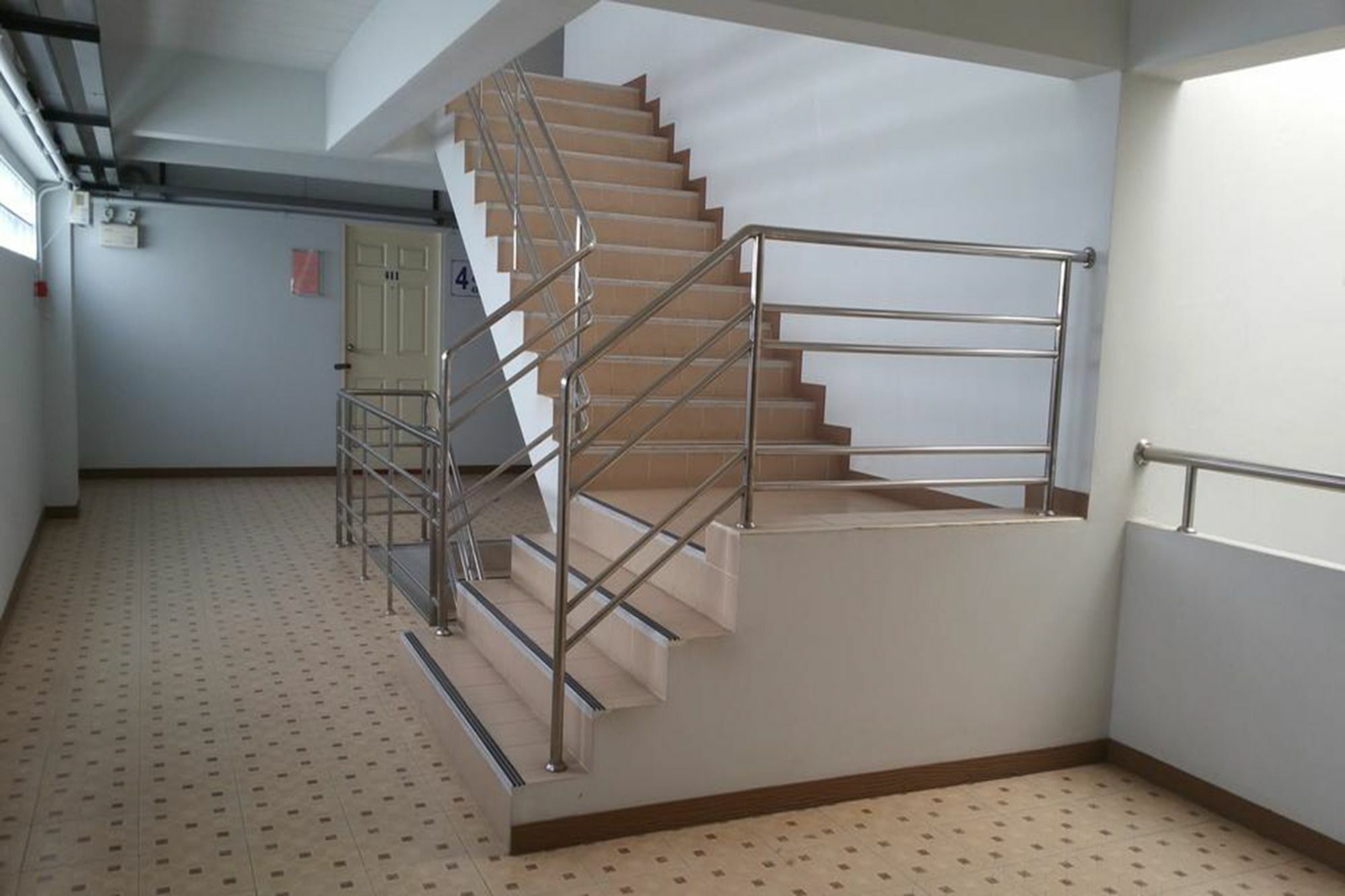Charoen Apartment Hotel Trang Exterior foto